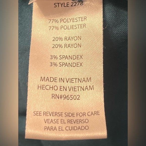 Green scrub top, size L - Picture 6 of 7